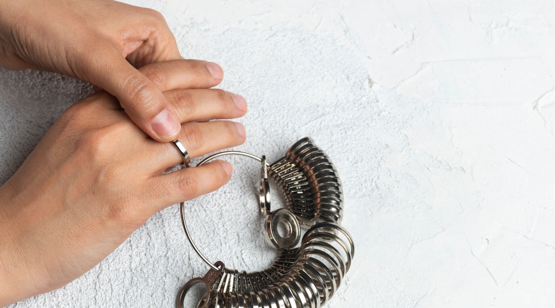measuring ring size for men