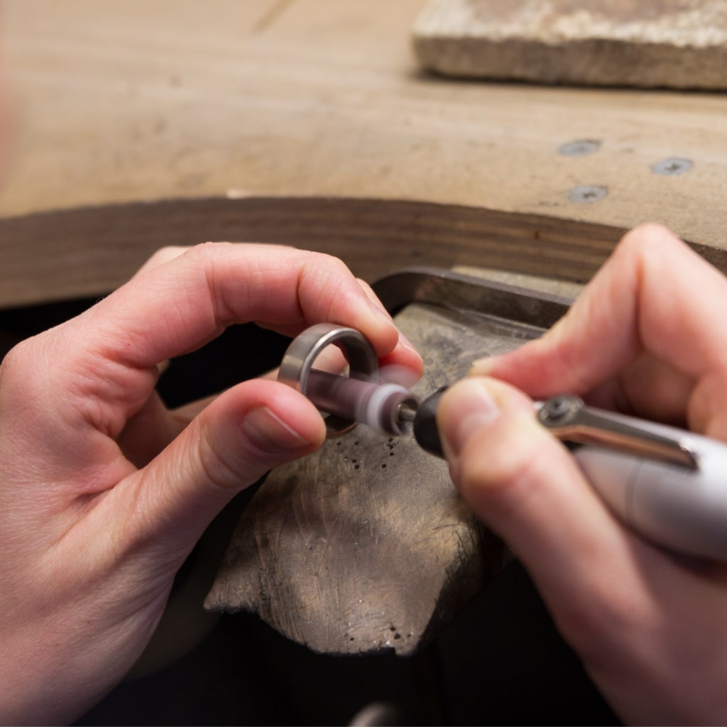 Ring Polishing Using Tool By Hand